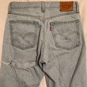 LEVI but slit, ripped jeans Size 26